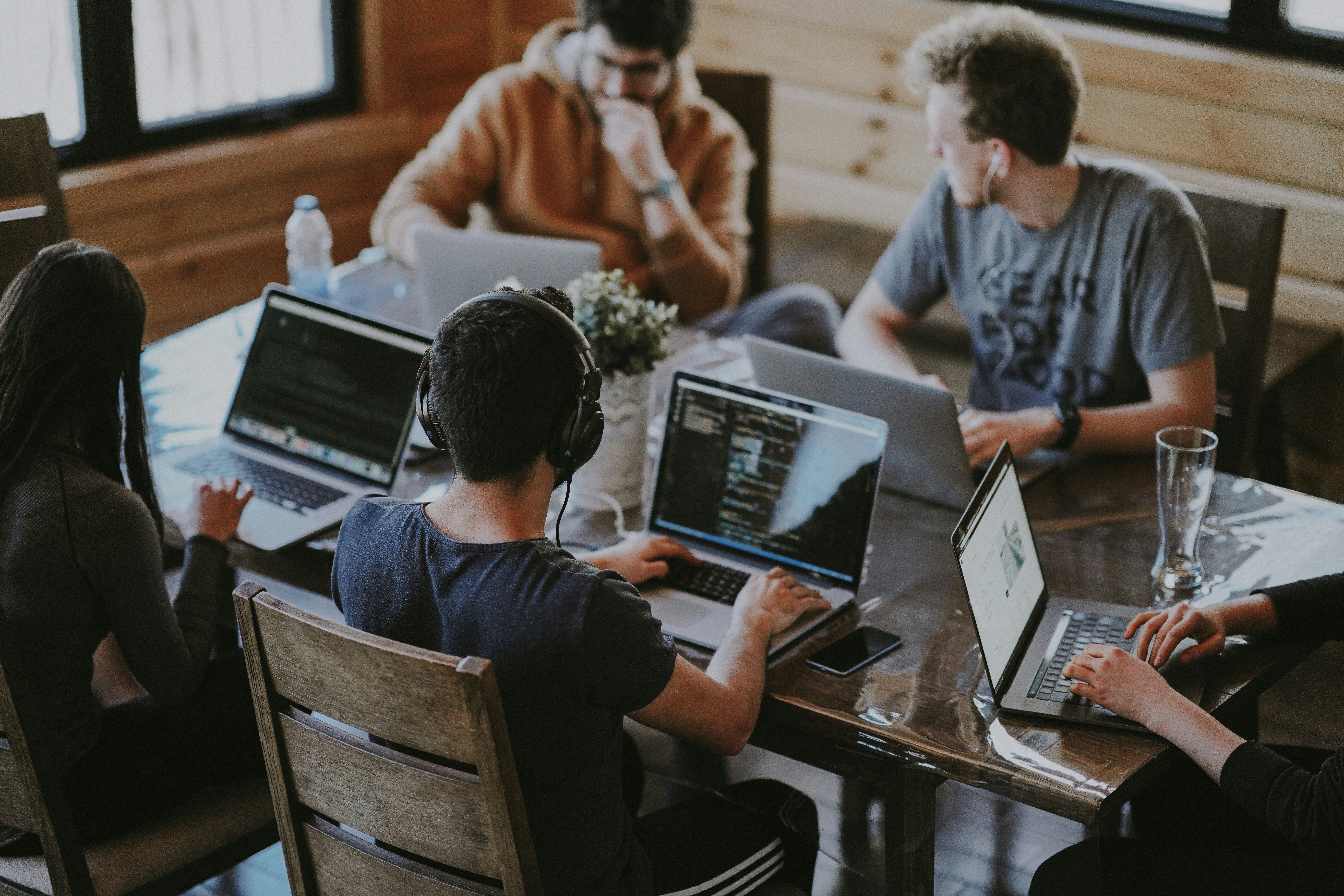 BestWebsiteBuilder editorial team testing website builders